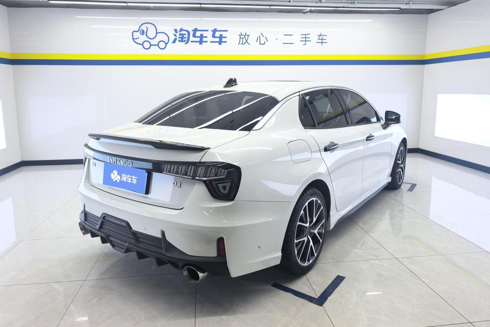 Lynk & Co Lynk & Co 03