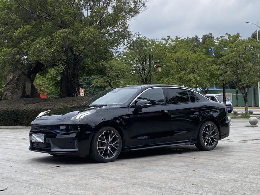Lynk & Co Lynk & Co 03