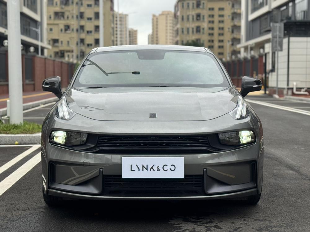 Lynk & Co Lynk & Co 03