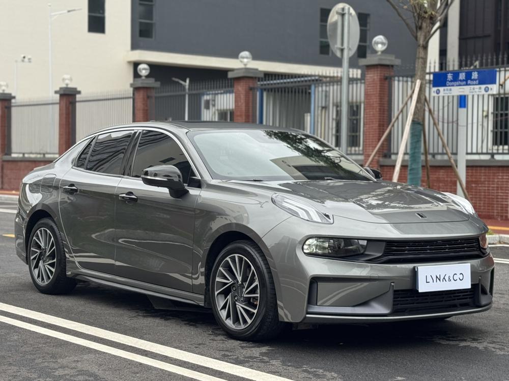Lynk & Co Lynk & Co 03