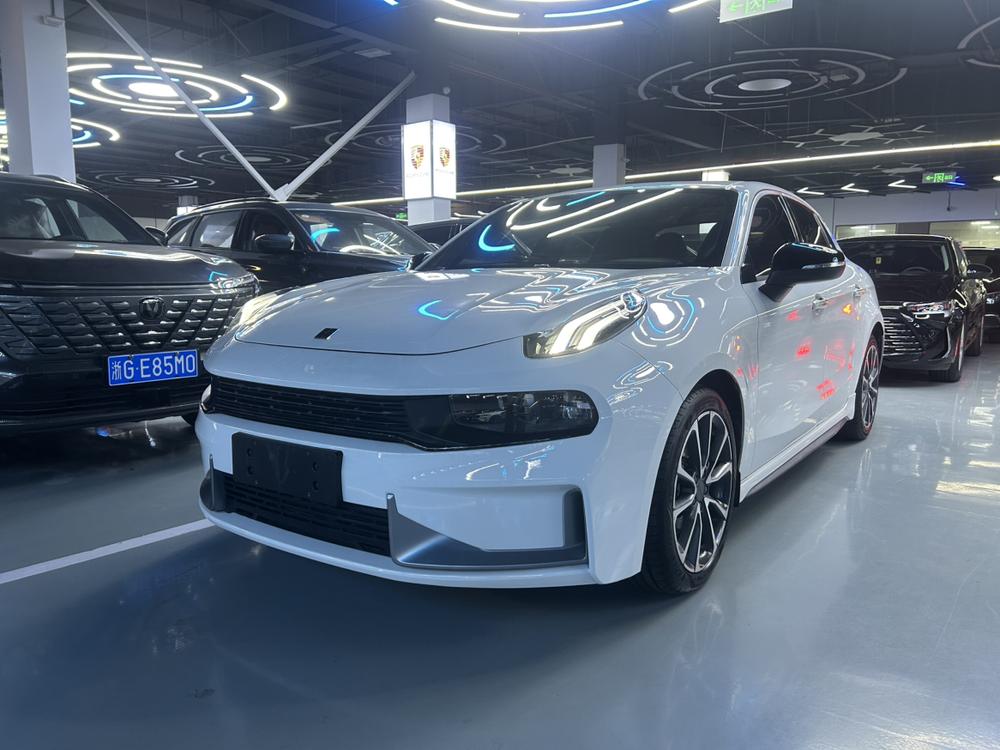 Lynk & Co Lynk & Co 03