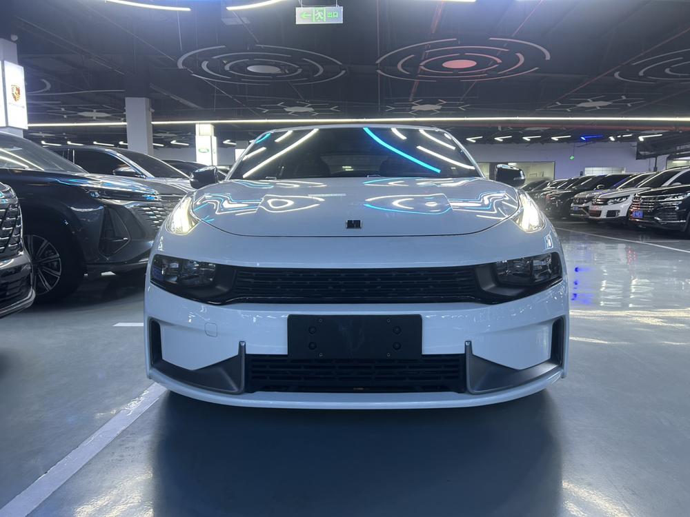 Lynk & Co Lynk & Co 03