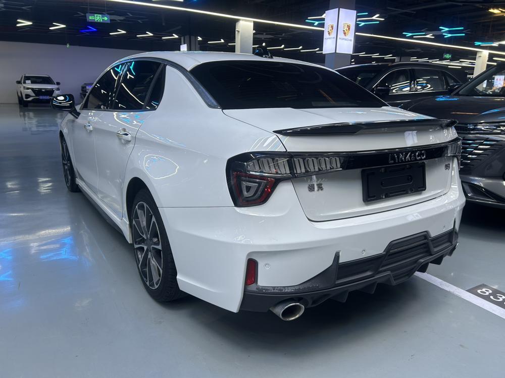 Lynk & Co Lynk & Co 03