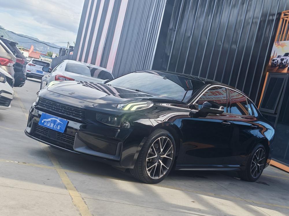 Lynk & Co Lynk & Co 03
