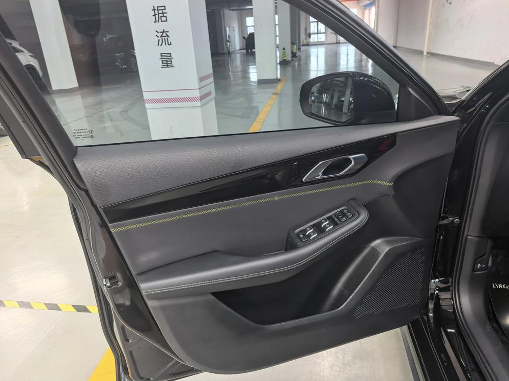 Lynk & Co Lynk & Co 03
