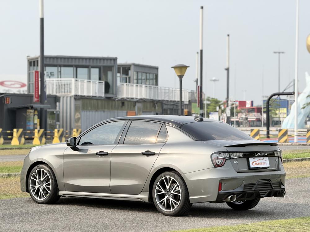Lynk & Co Lynk & Co 03
