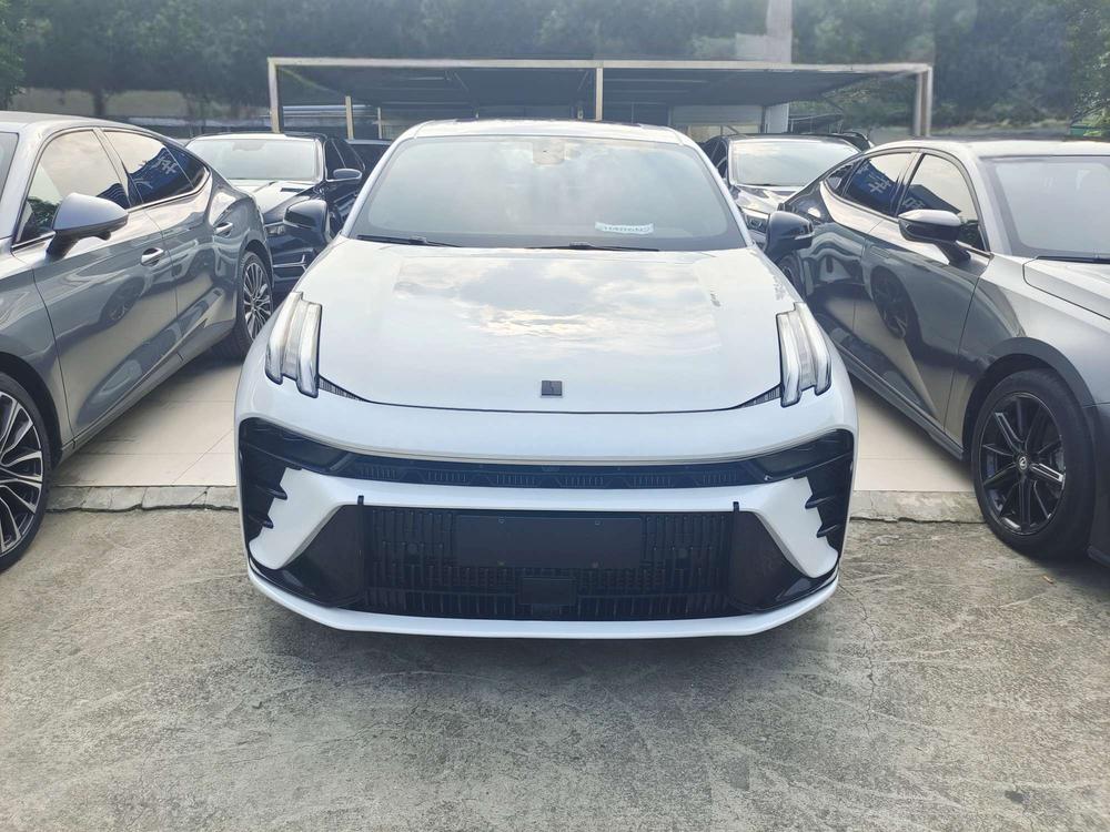 Lynk & Co Lynk & Co 03