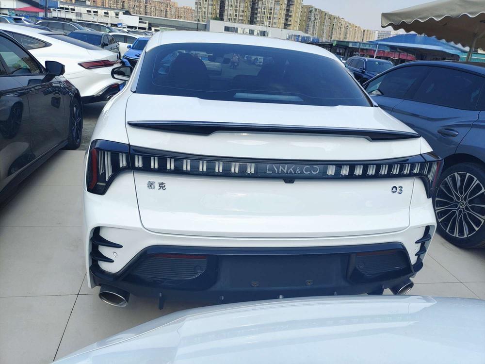 Lynk & Co Lynk & Co 03