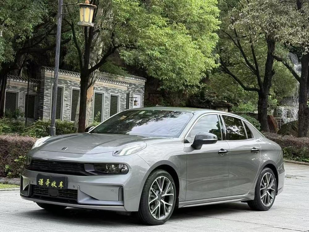 Lynk & Co Lynk & Co 03