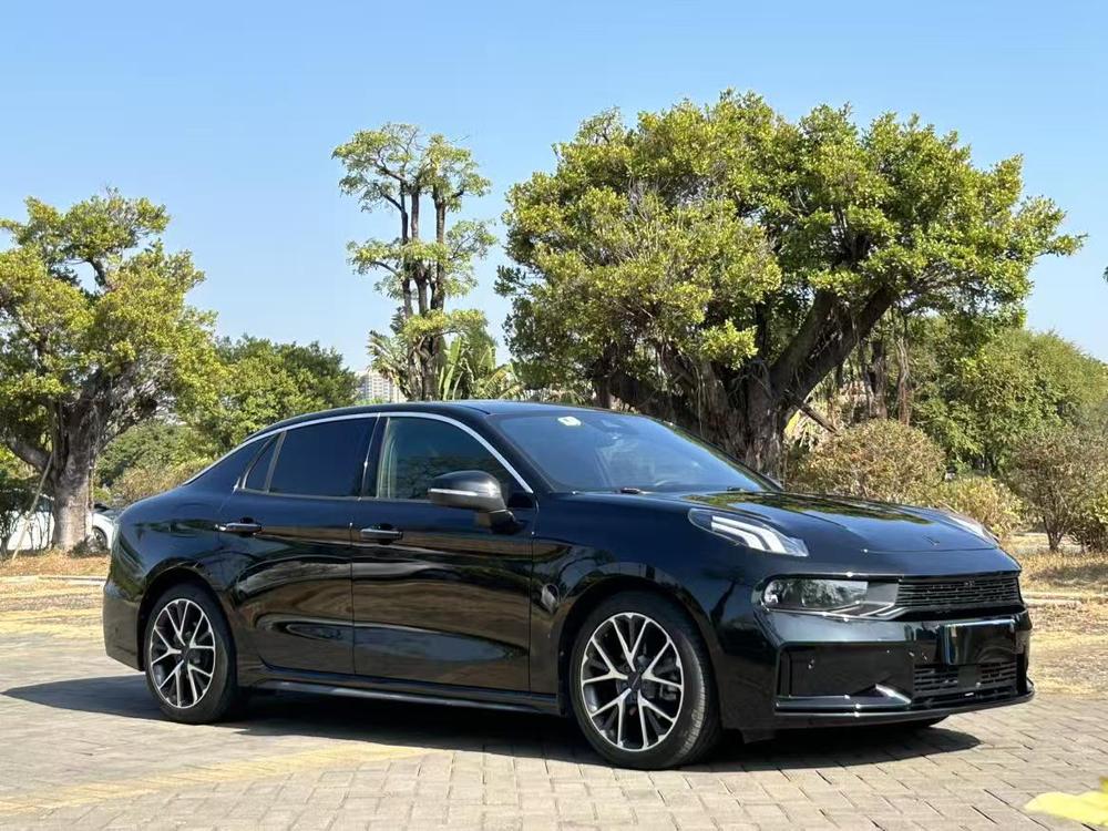 Lynk & Co Lynk & Co 03