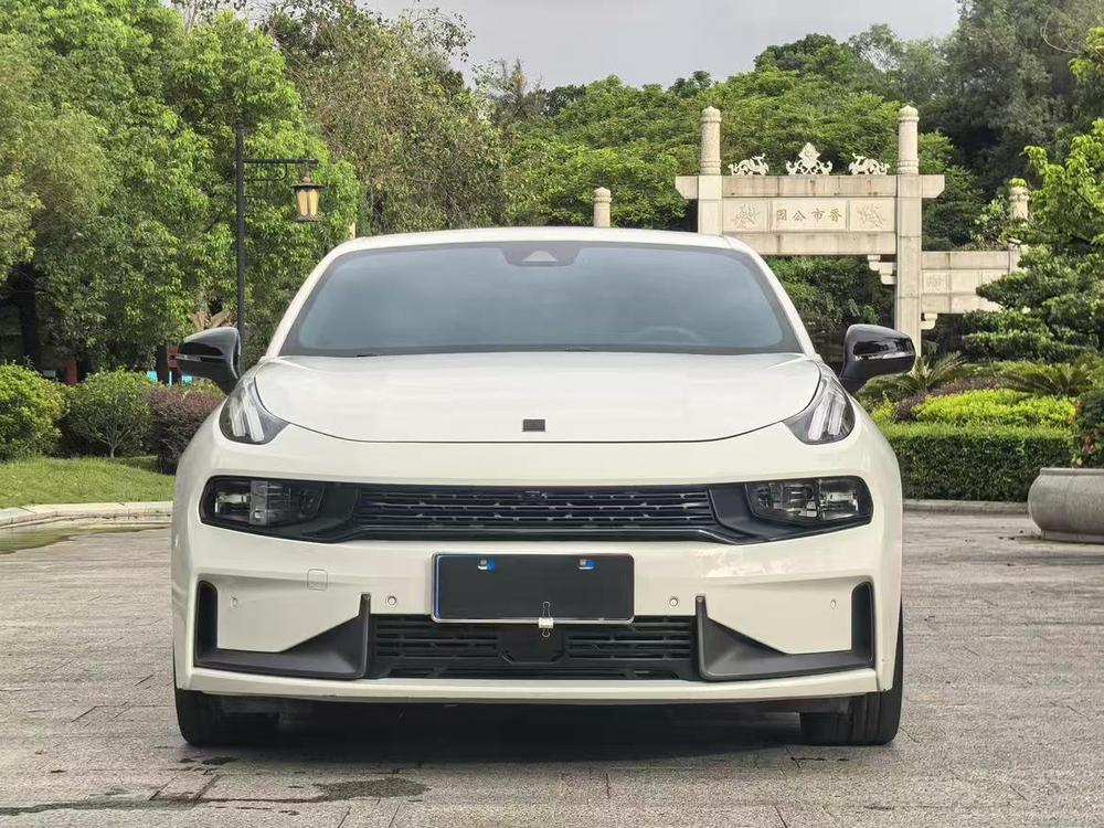 Lynk & Co Lynk & Co 03