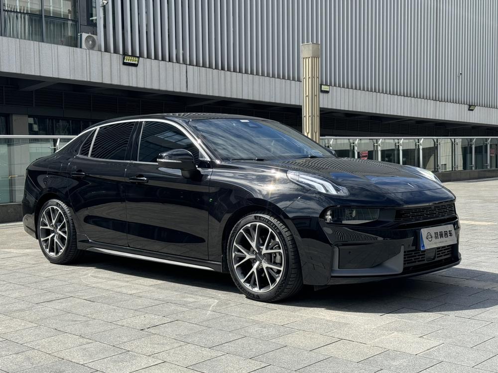 Lynk & Co Lynk & Co 03