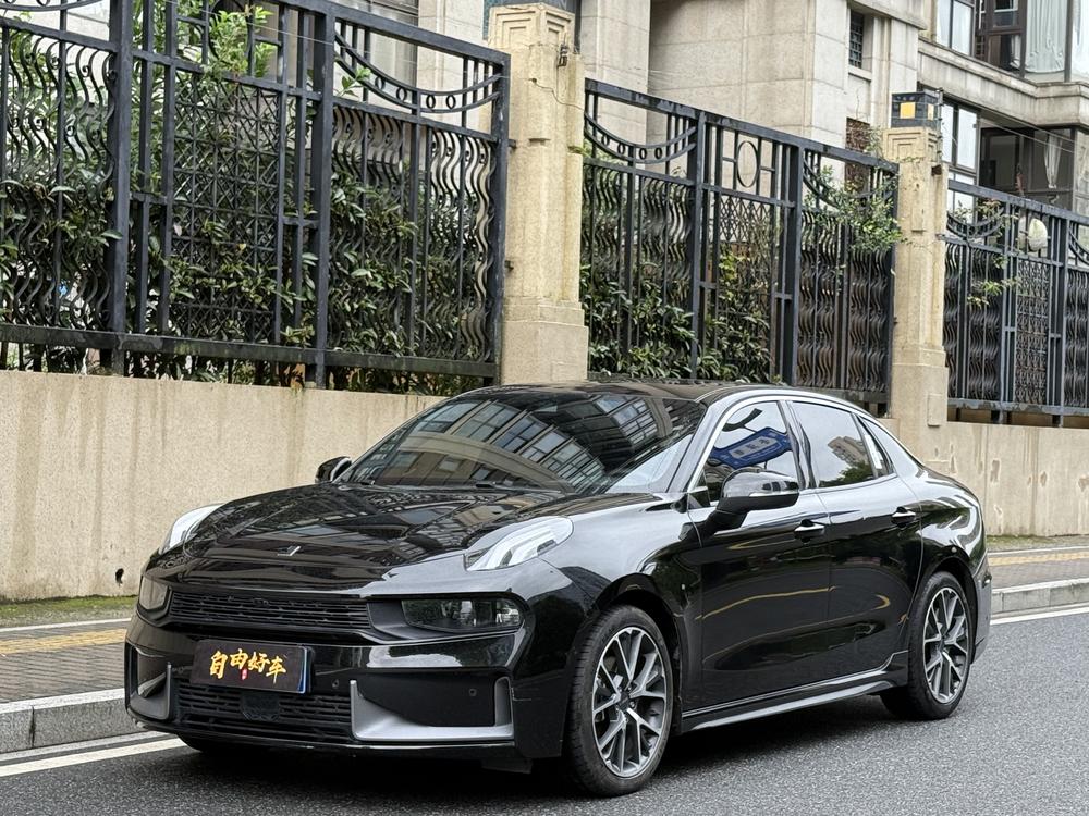 Lynk & Co Lynk & Co 03