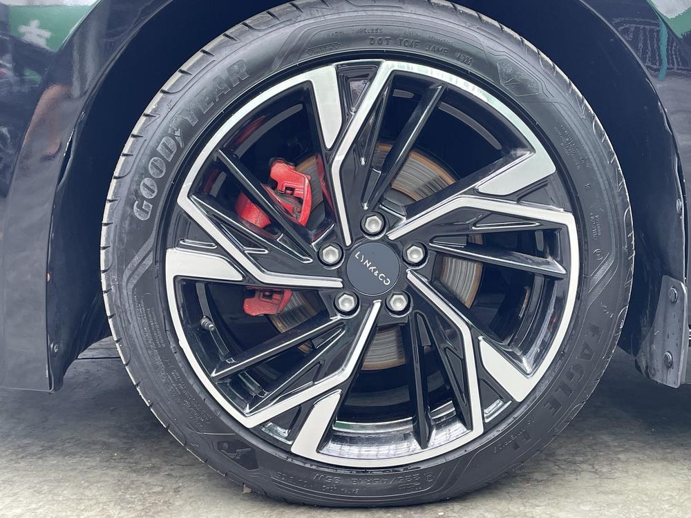 Lynk & Co Lynk & Co 03