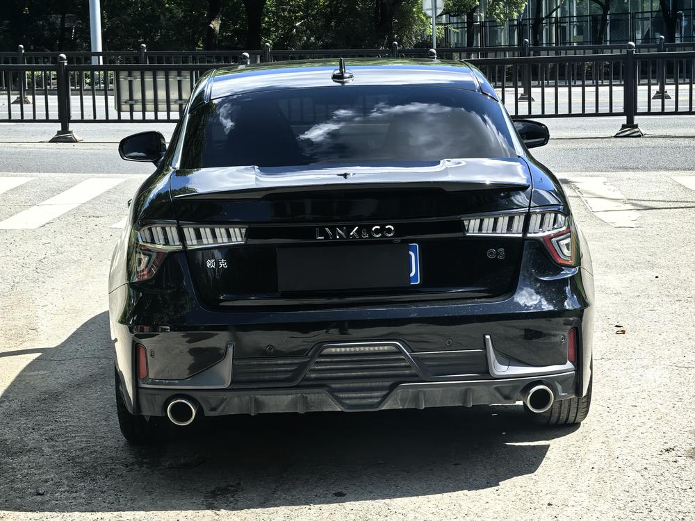 Lynk & Co Lynk & Co 03
