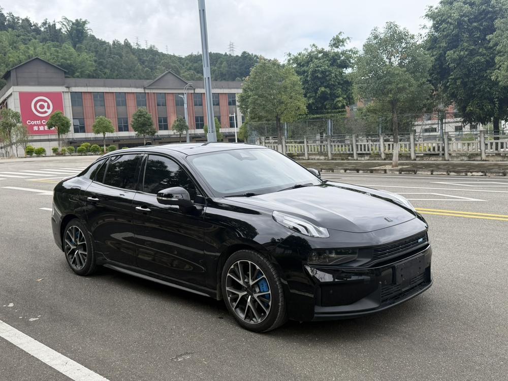 Lynk & Co Lynk & Co 03