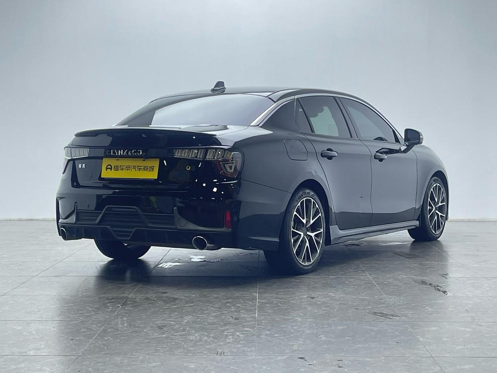 Lynk & Co Lynk & Co 03