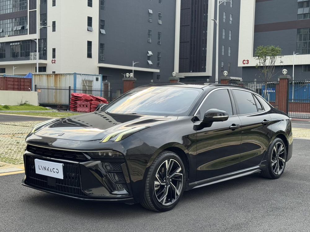 Lynk & Co Lynk & Co 03