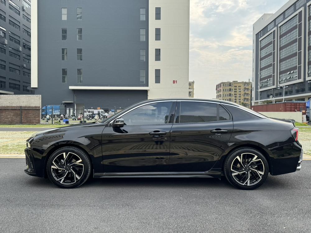 Lynk & Co Lynk & Co 03