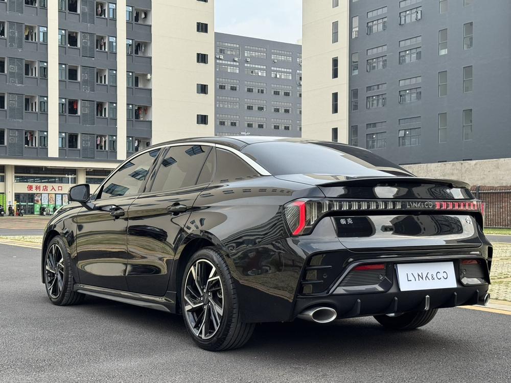 Lynk & Co Lynk & Co 03