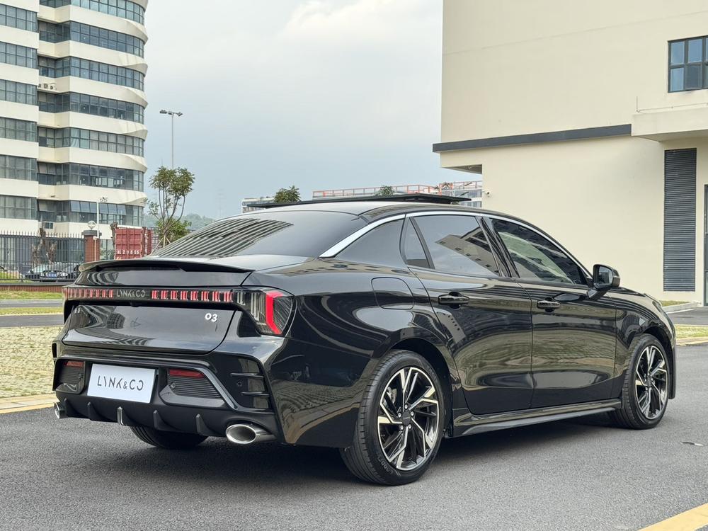 Lynk & Co Lynk & Co 03