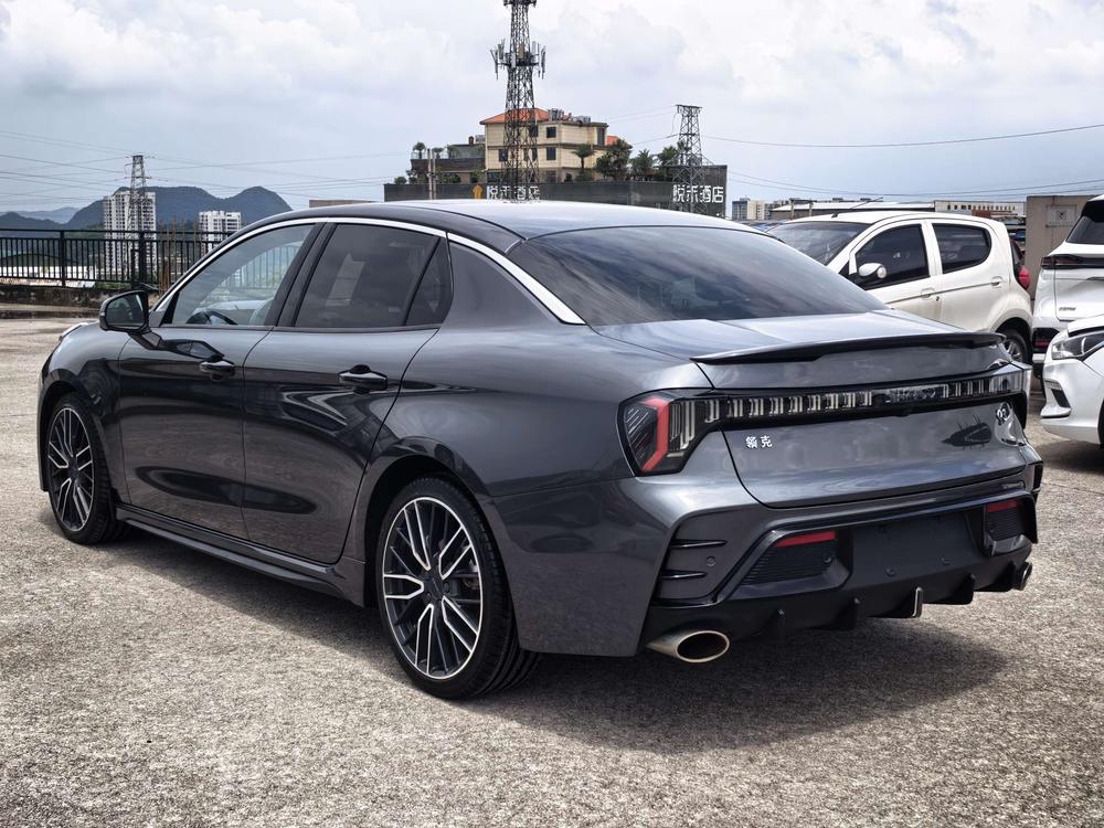 Lynk & Co Lynk & Co 03