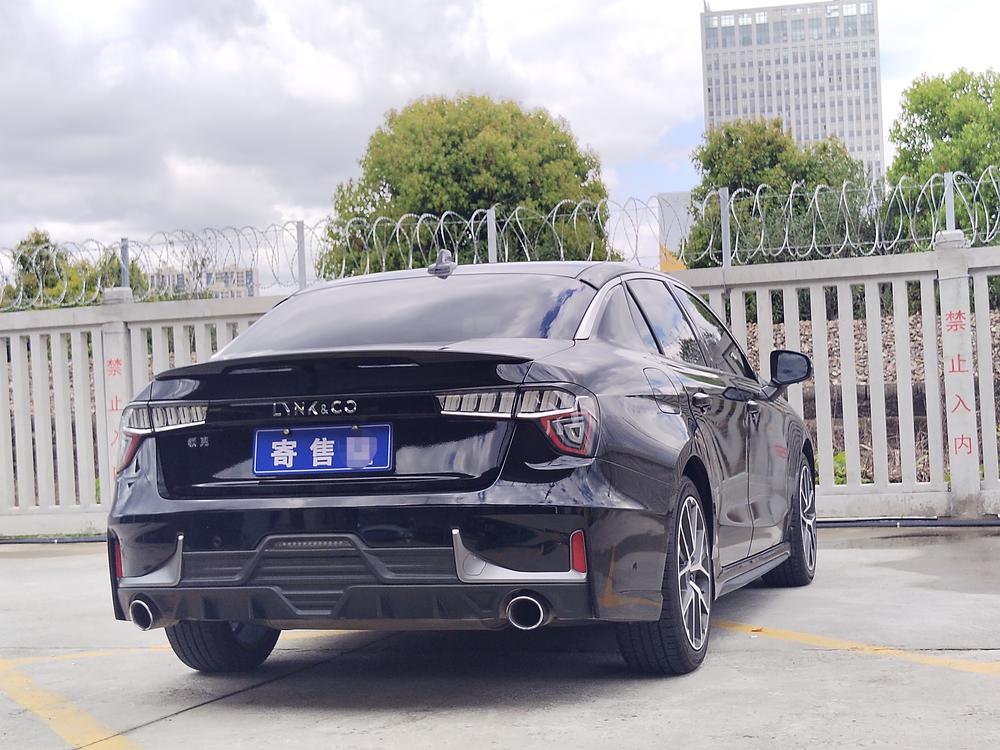 Lynk & Co Lynk & Co 03
