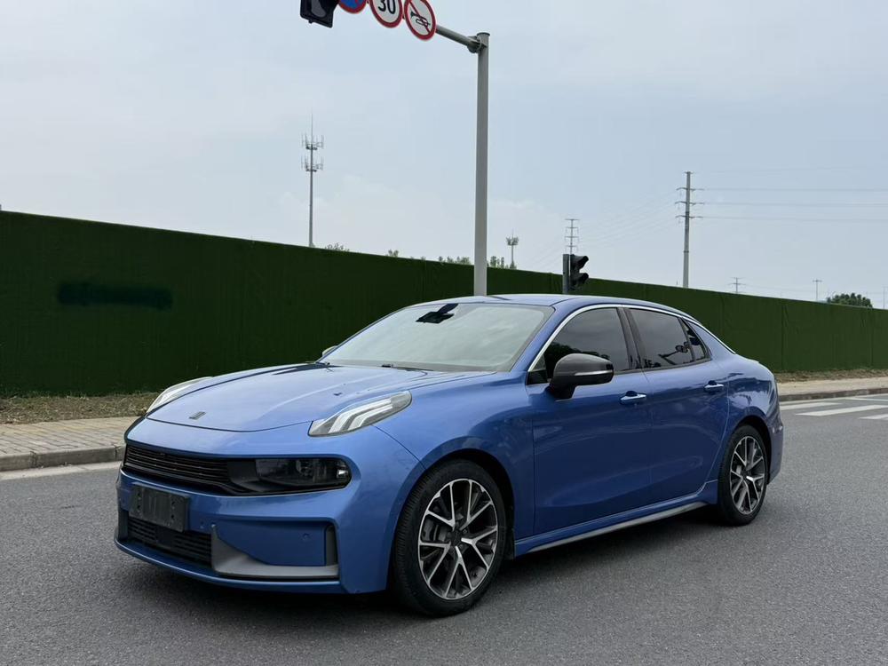 Lynk & Co Lynk & Co 03