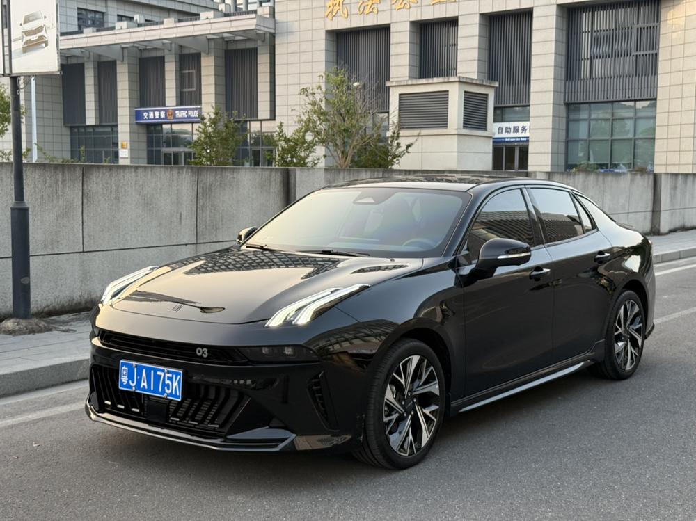 Lynk & Co Lynk & Co 03