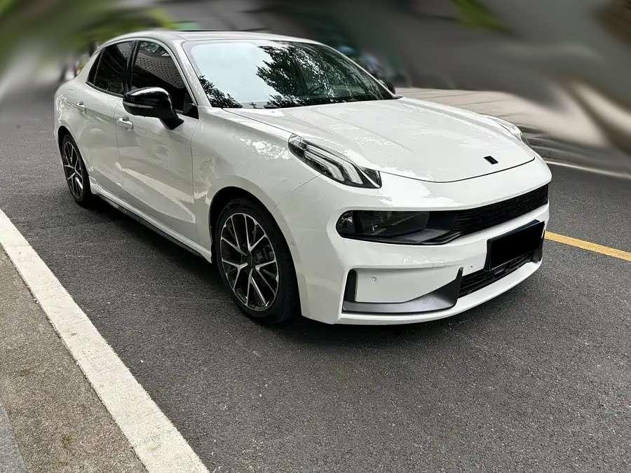 Lynk & Co Lynk & Co 03