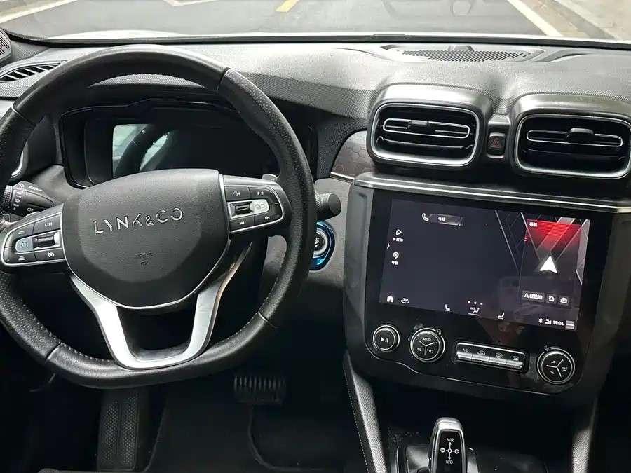 Lynk & Co Lynk & Co 03