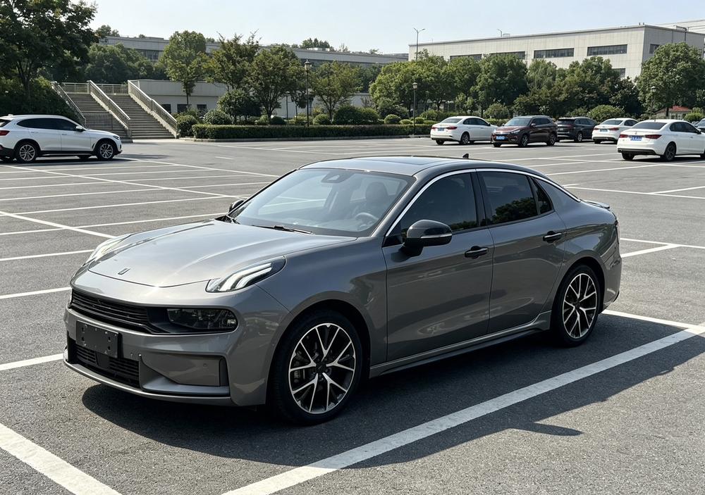 Lynk & Co Lynk & Co 03