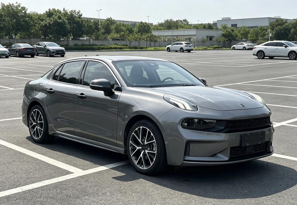 Lynk & Co Lynk & Co 03
