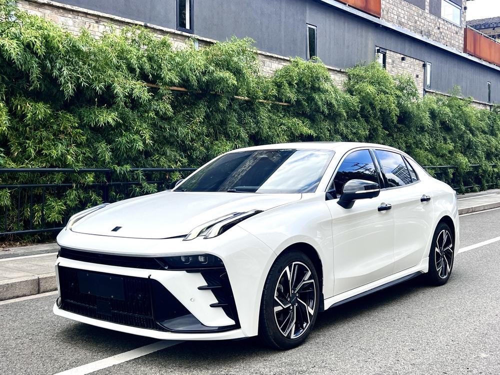 Lynk & Co Lynk & Co 03