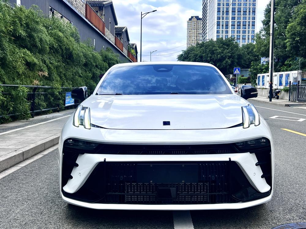 Lynk & Co Lynk & Co 03