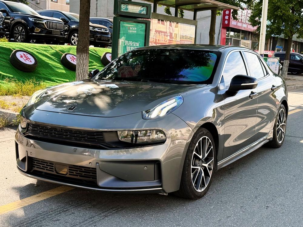 Lynk & Co Lynk & Co 03