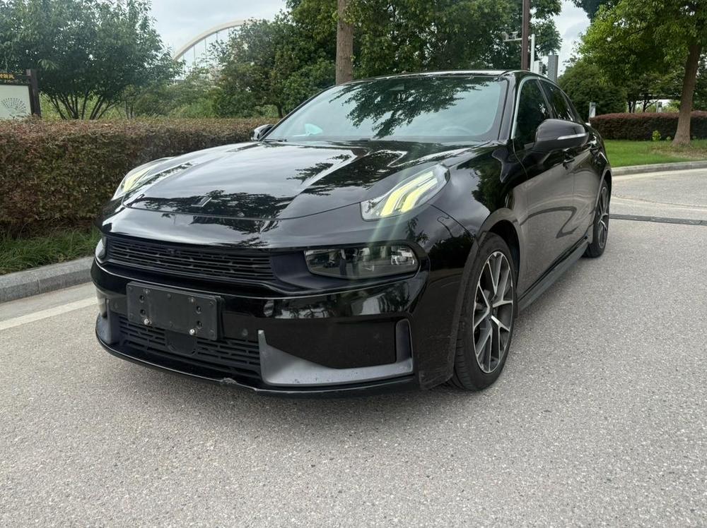 Lynk & Co Lynk & Co 03