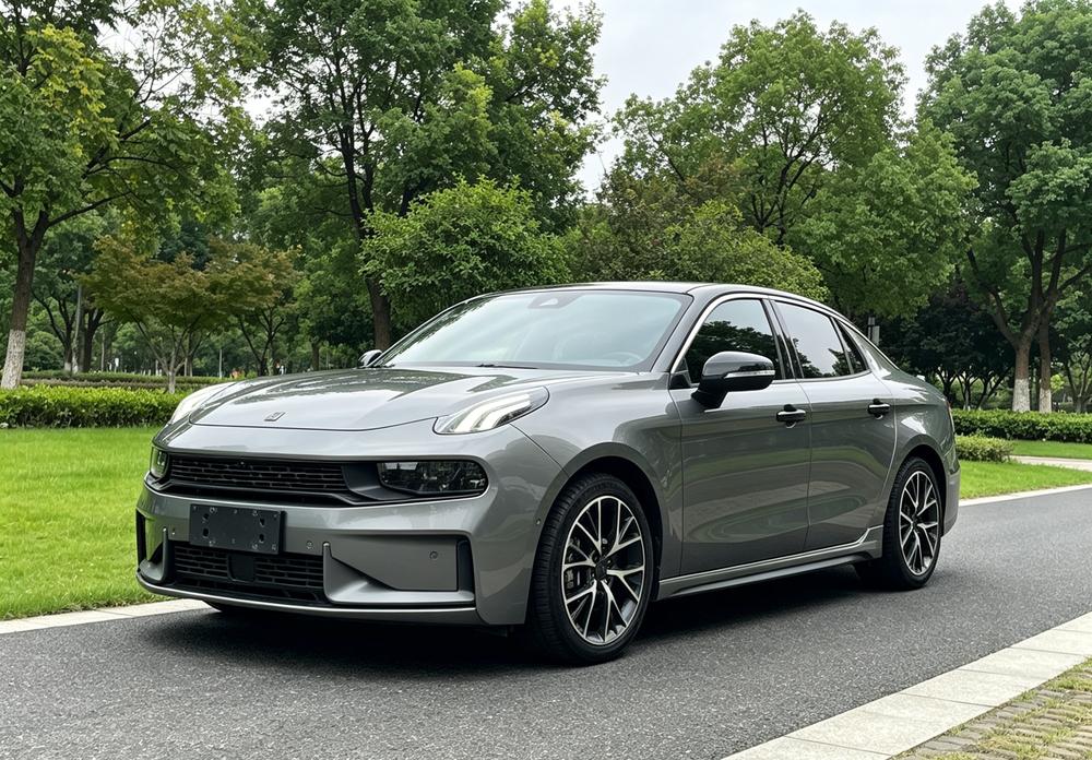 Lynk & Co Lynk & Co 03