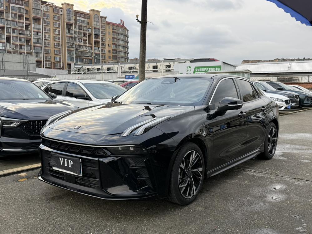 Lynk & Co Lynk & Co 03
