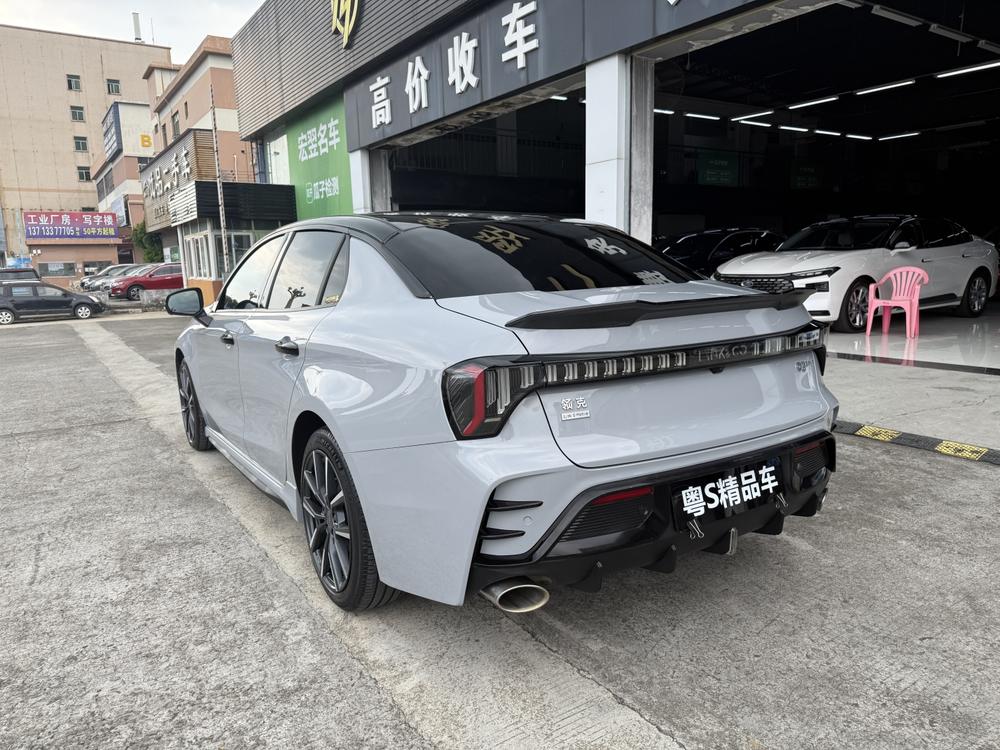 Lynk & Co Lynk & Co 03