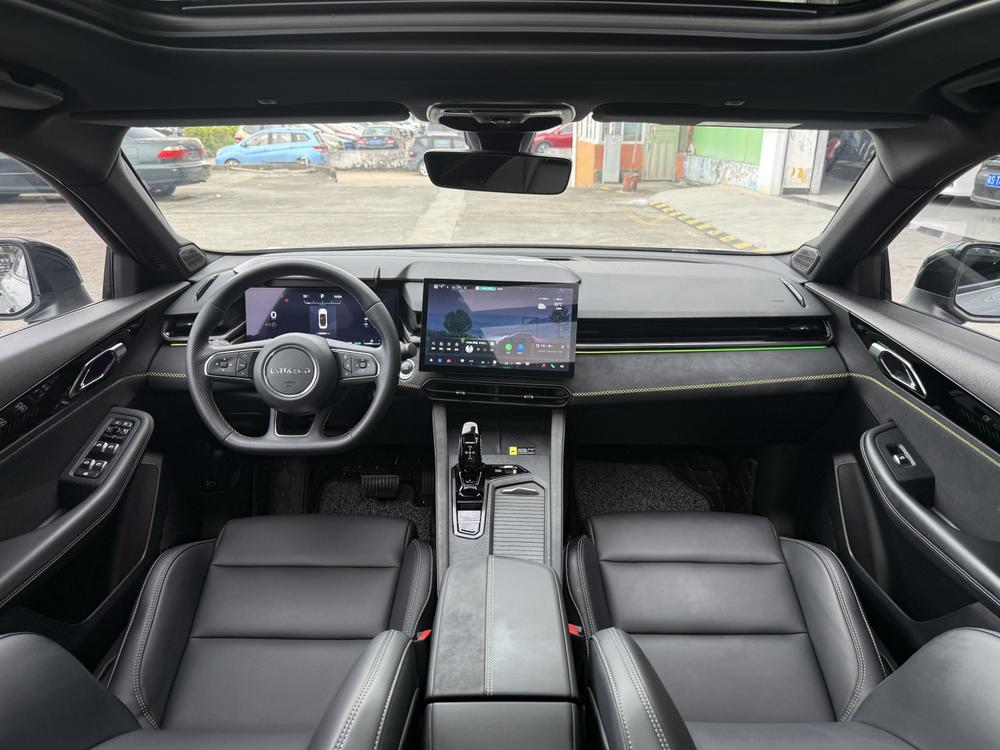 Lynk & Co Lynk & Co 03