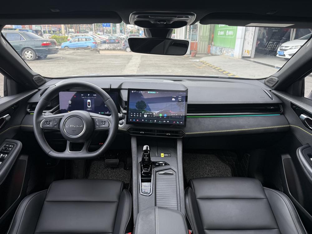 Lynk & Co Lynk & Co 03