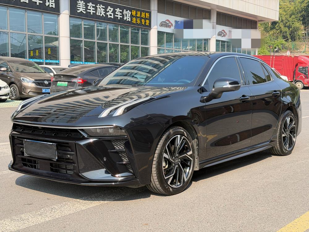 Lynk & Co Lynk & Co 03