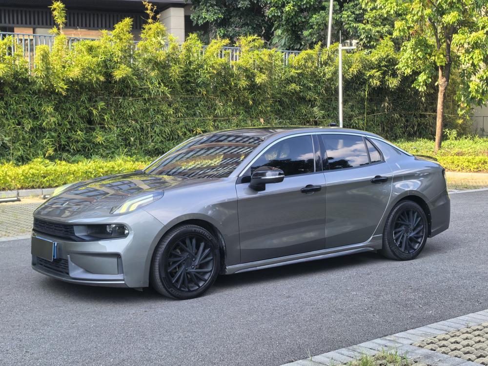 Lynk & Co Lynk & Co 03