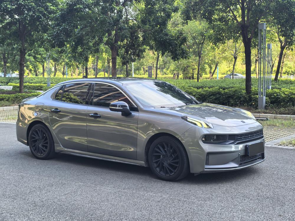 Lynk & Co Lynk & Co 03