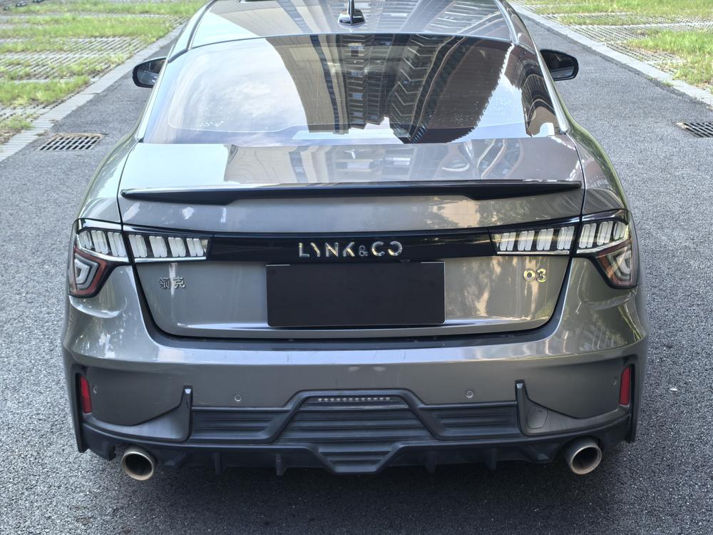 Lynk & Co Lynk & Co 03