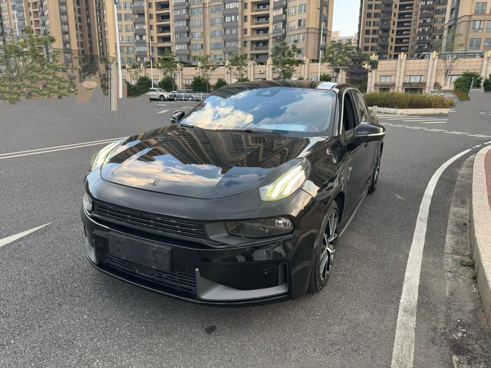 Lynk & Co Lynk & Co 03