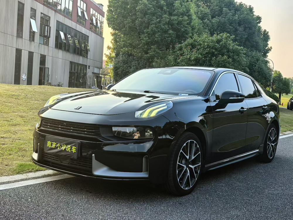 Lynk & Co Lynk & Co 03