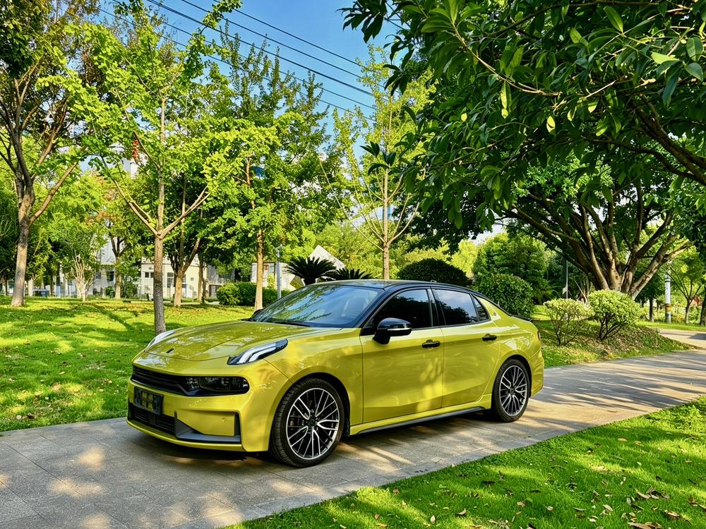 Lynk & Co Lynk & Co 03