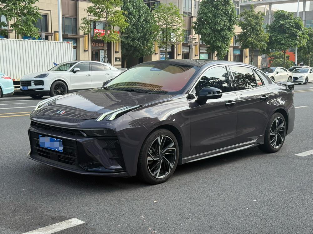 Lynk & Co Lynk & Co 03